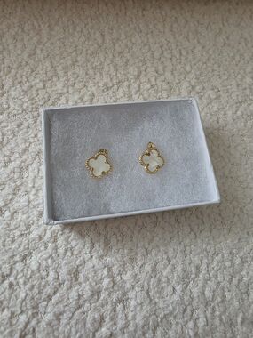 Luxury Gold & White Alahambra Clover White Pearl Stud Earrings - Women Jewelry